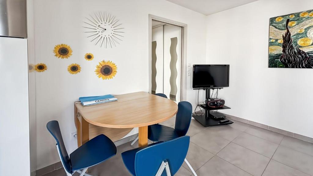Modern 2 Bd Next To Rue Dantibes - 2
