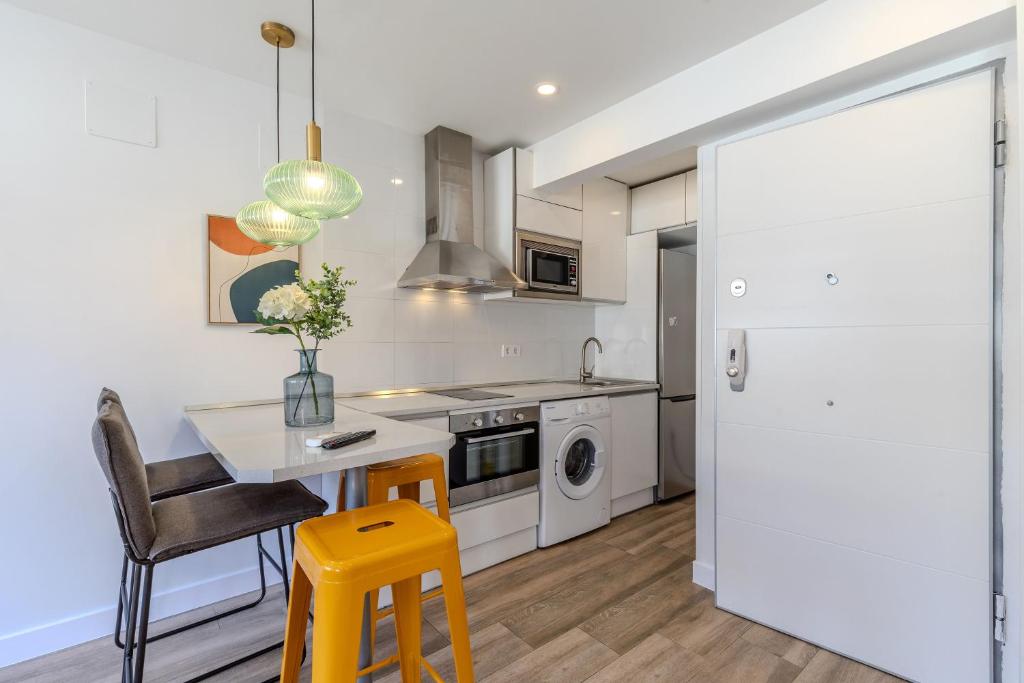 Bright and Fantastic Studio - Apartment Puerta Toledo C - 2