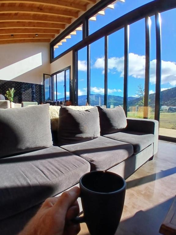 Exclusiva Casa con Piscina en Barrio Privado de San Martin de los Andes - 2