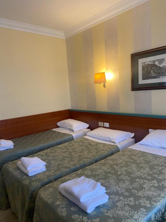 Hotel Center 1 - 4