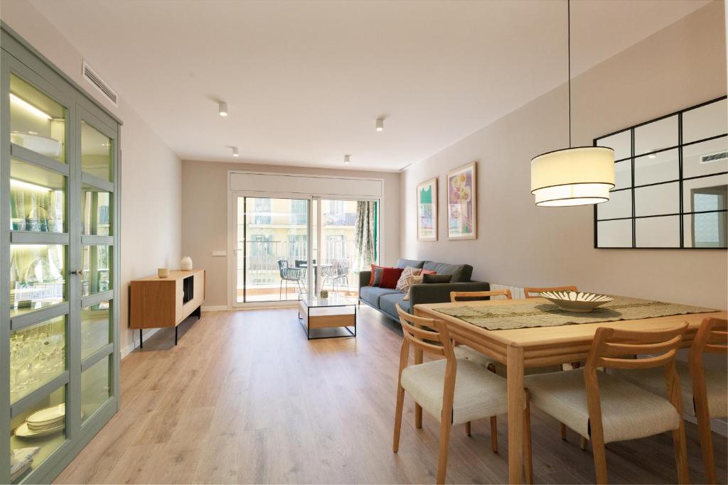 ApartEasy mid-term ONLY for VACATIONS stays, EIXAMPLE CENTER - 5