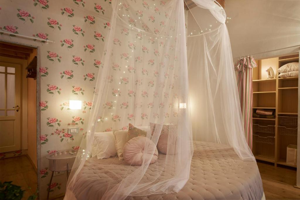 Bright, romantic retreat in central Florence - 2