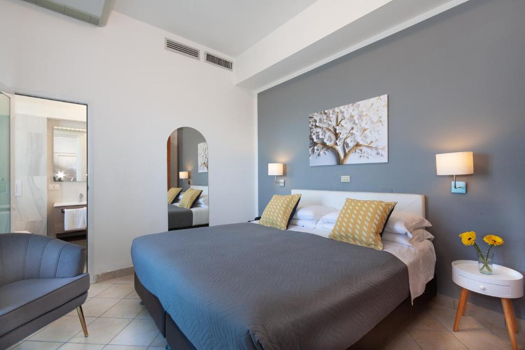 MoMo Seaview Hotel - 3