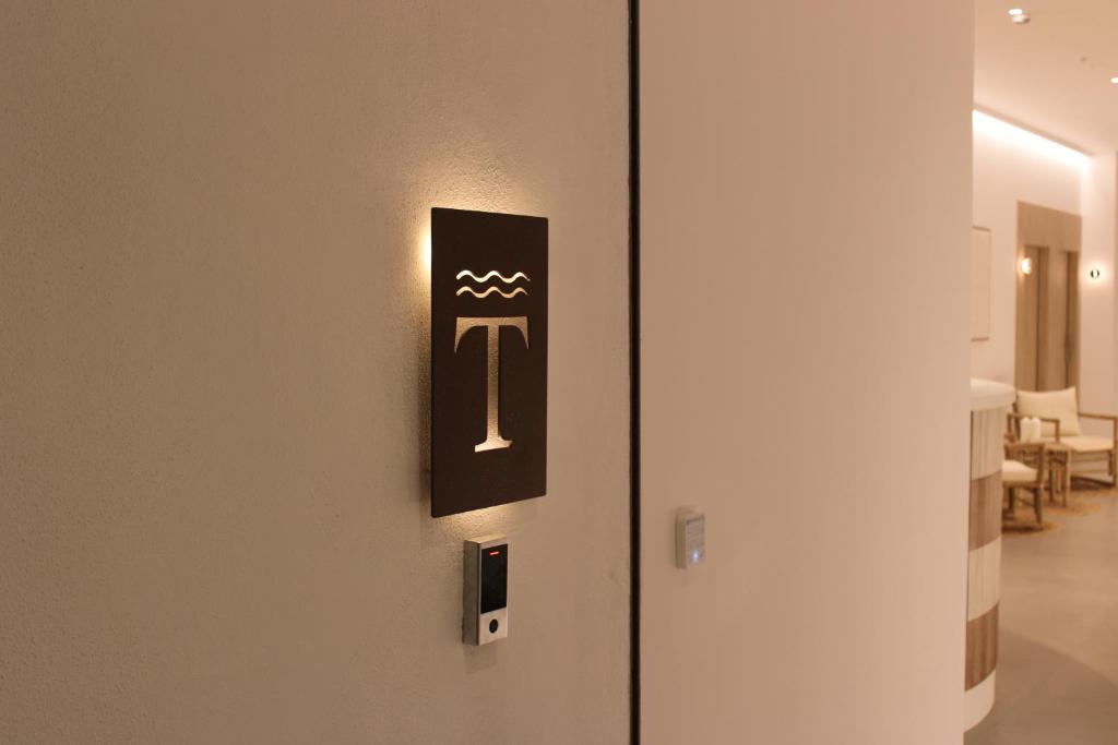 Tesoro Mediterranean Boutique Suites - 3