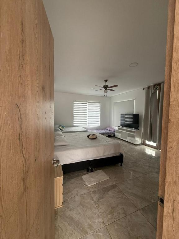 HERMOSA CASA QUINTA EN APIAY Meta - 5