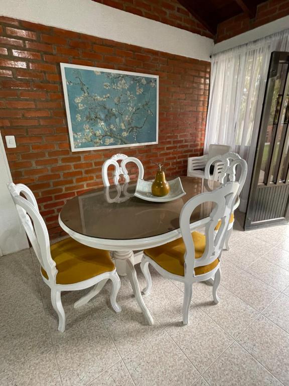 Peaceful 4 bedroom Cottage with pool - 2