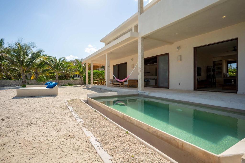 Blanca Beach House - 3BR - Eco-friendly Retreat - 2