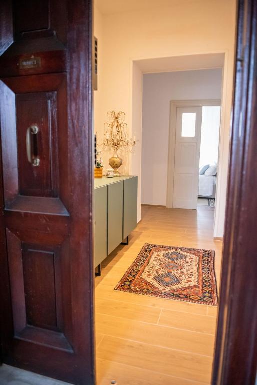 Luxury Leaning Tower Apartment - 4