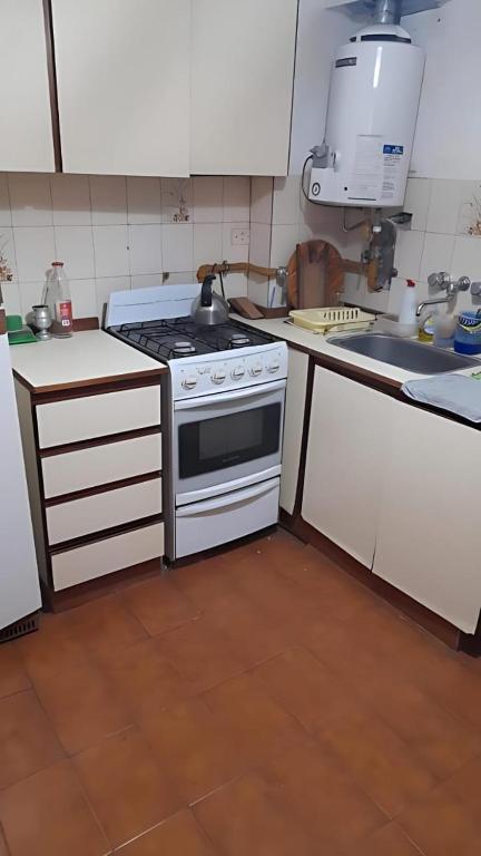 Departamento a 3 Cuadras del Mar con comodidades para hasta 8 personas Cochera Aire Acondicionado en todo el Departamento WiFi de alta velocidad - 5