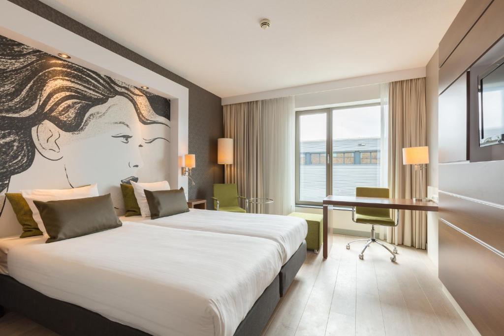 Leonardo Hotel Interior