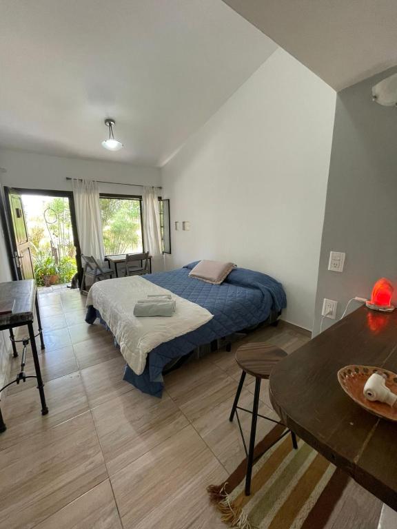Casa laberinto, Entre cerros, cómoda cama de 2x2 - 1