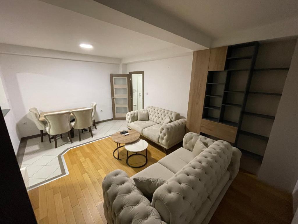I&I Apartments III - 3