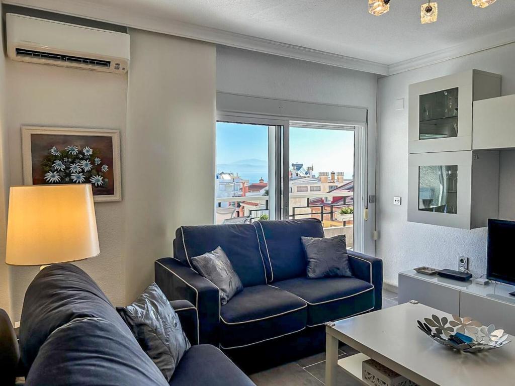 Beachfront Apartment in La Carihuela - 3