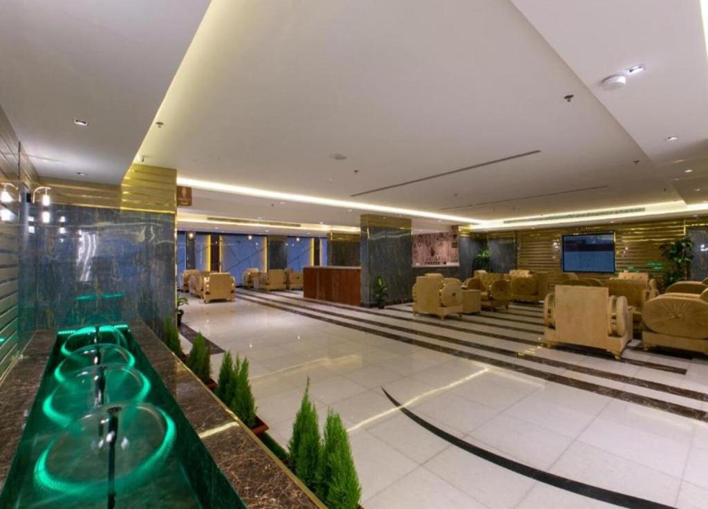 フロント・ロビー