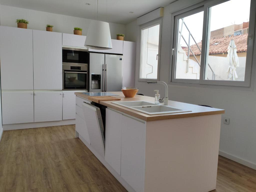 Valencia City Premium Terrace Apartment - 4