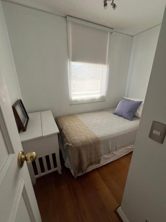 Dormitorio cerca de parque en buen barrio - 1