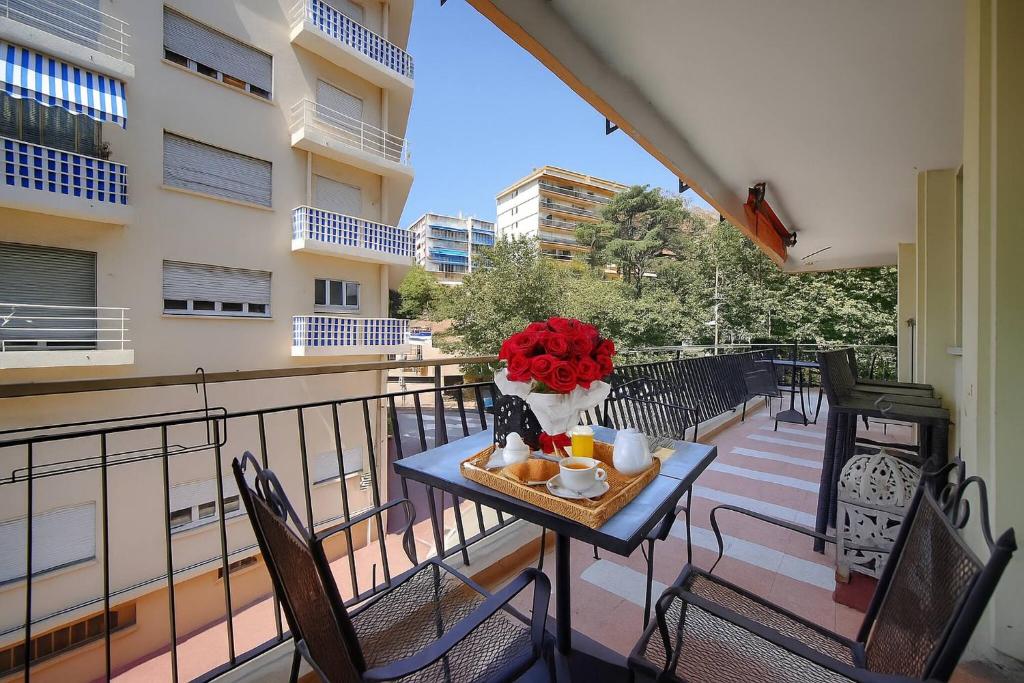 FRGK 2BDR Stanislas Apartment Terrace, Central Cannes AC & ULTRA FAST Wi-Fi - 1