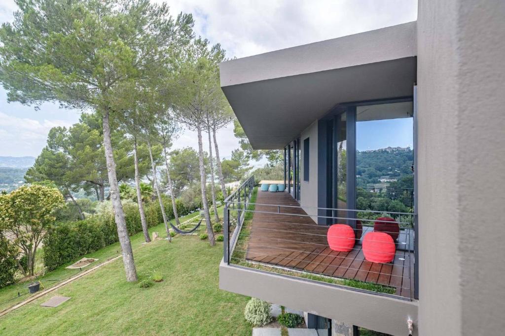 FRGK TTWHYNOT Luxury Contemporary Villa Pool, Garden & Ultra-Fast Wi-Fi - 3