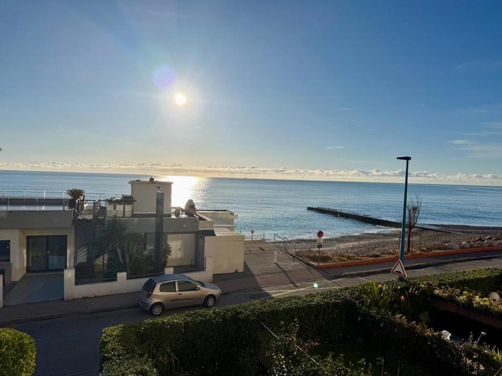 Studio Front de Mer - Vue Panoramique - Parking Privé - Clim & Plage - 2