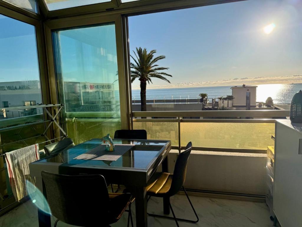 Studio Front de Mer - Vue Panoramique - Parking Privé - Clim & Plage - 5