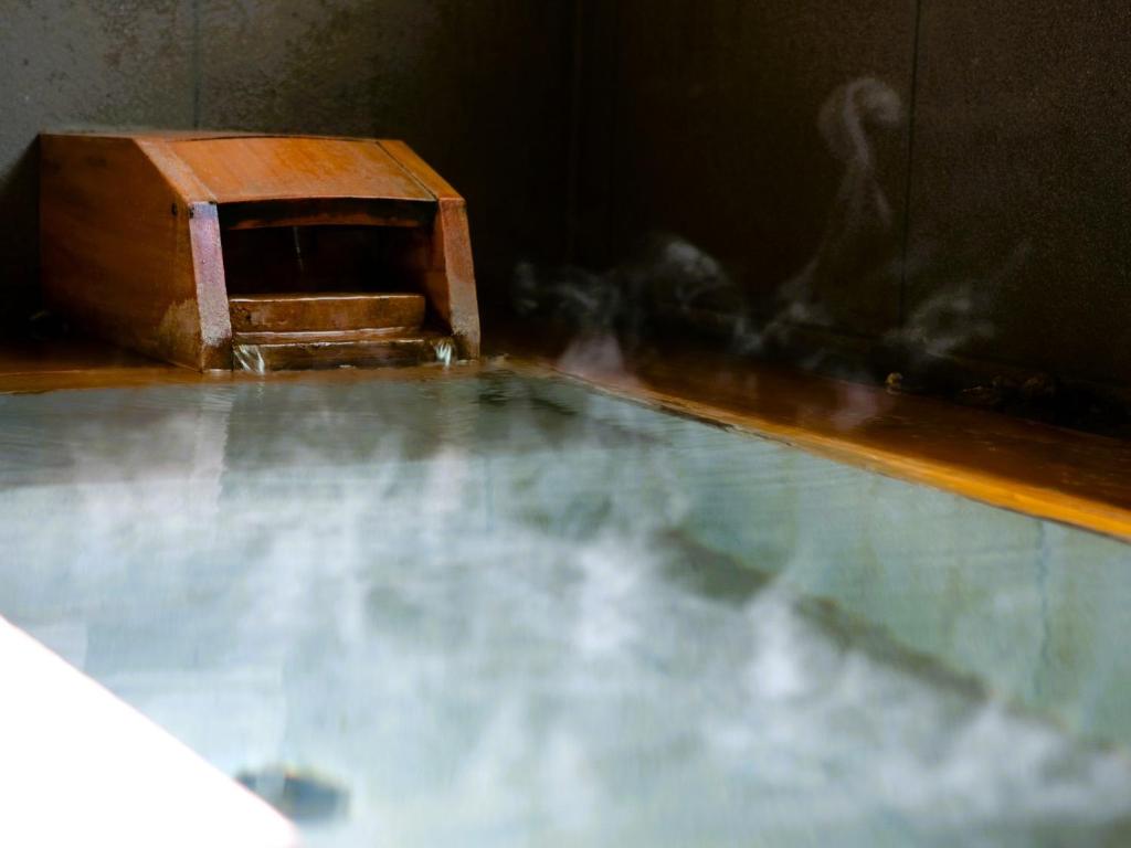 Hot spring bath