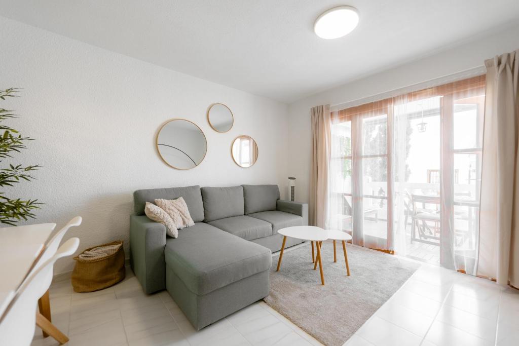 Jasmine Apartment - Heated Pool & Cozy Patio - 3