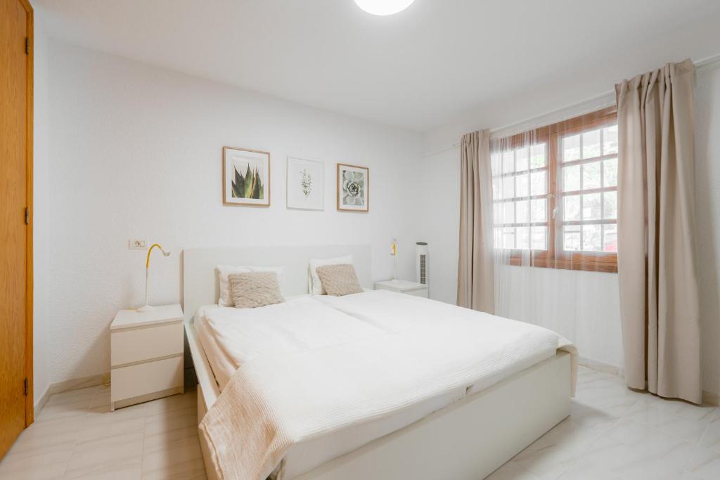 Jasmine Apartment - Heated Pool & Cozy Patio - 4