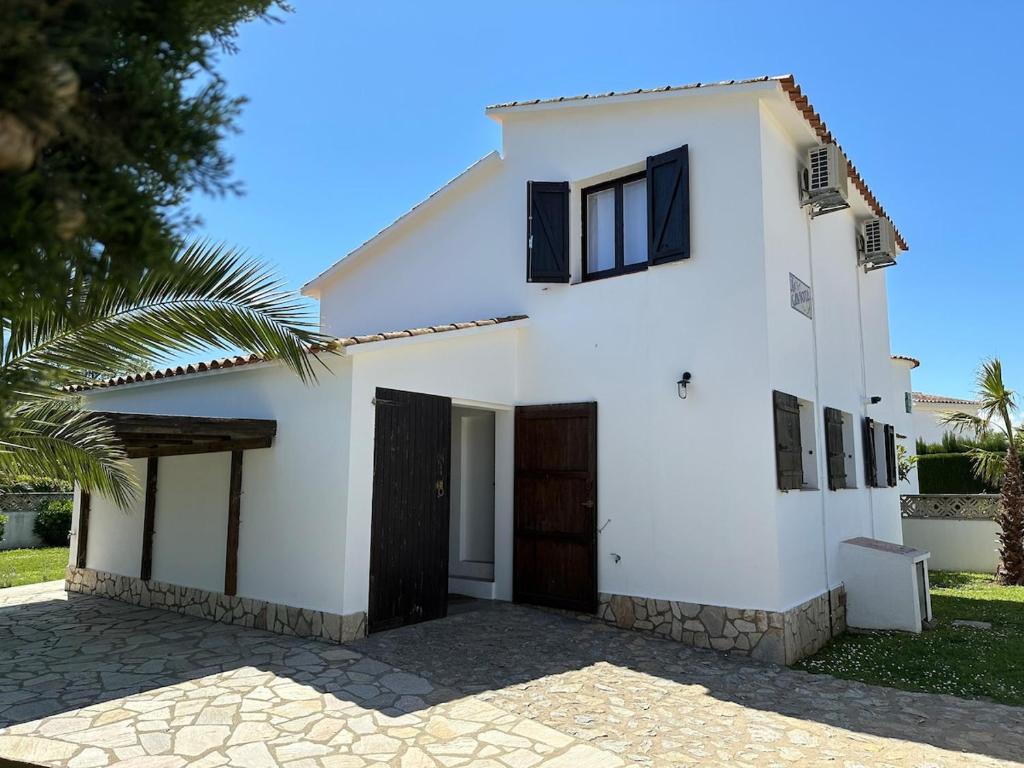 Villa in Sant Martí d 'Empúries, La Gavina - 1