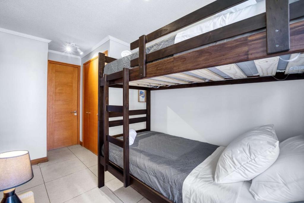 Light 66 Apartment with Pool and Wifi in Las Condes - 4