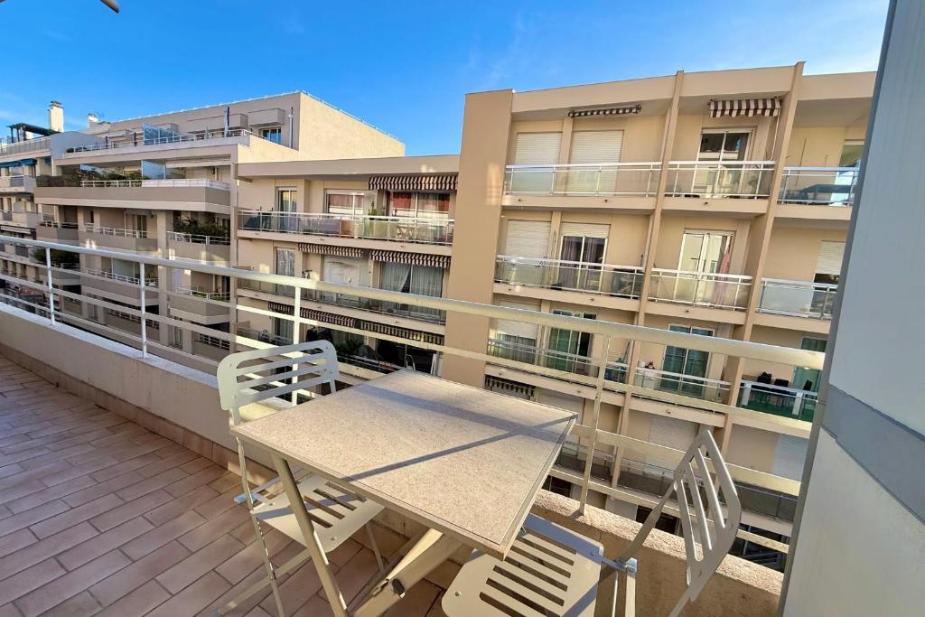 Antibes Centre Ville - 4 Personnes - 5