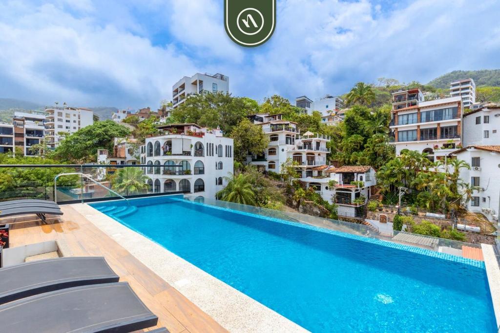2 BR Condo in Romantic Zone - Pool - Terrace - 5