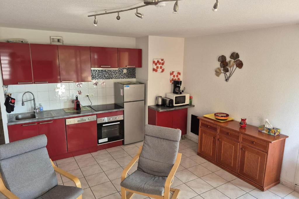 Large T4 with pool terrace and beach on foot - 5