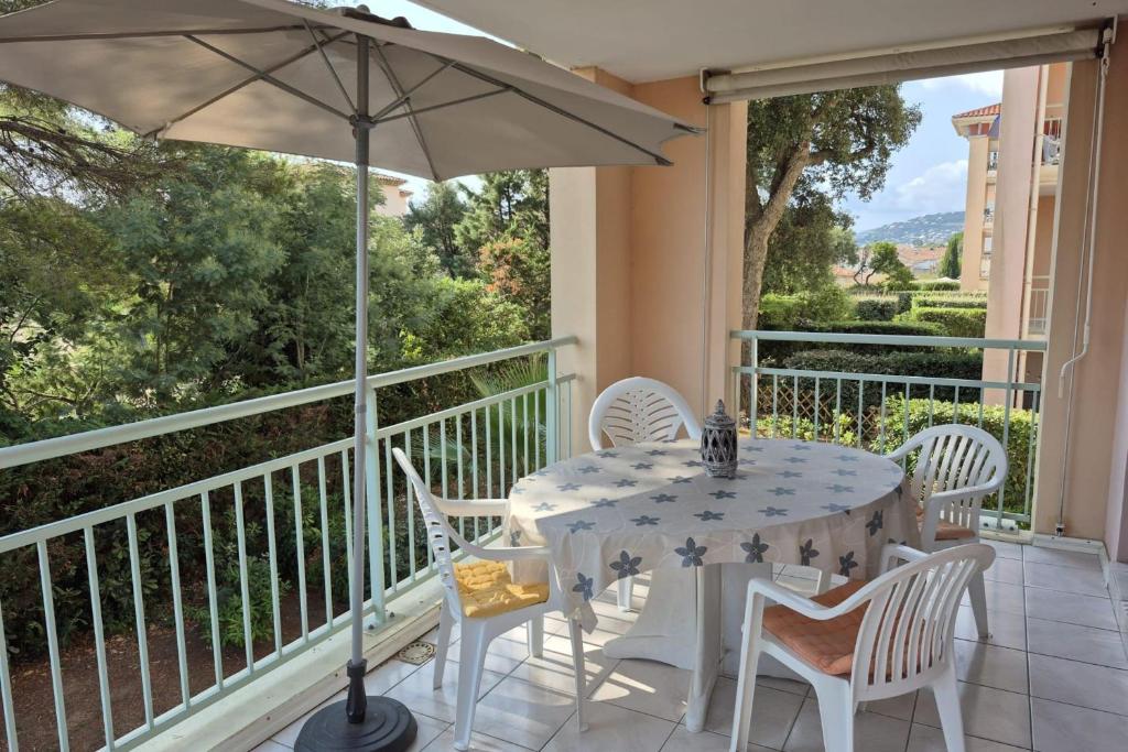 Large T4 with pool terrace and beach on foot - 2
