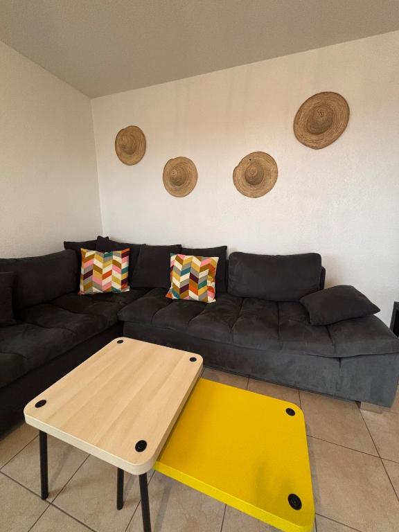 Le Tassigny-Spacious apartment-parking-wifi - 3