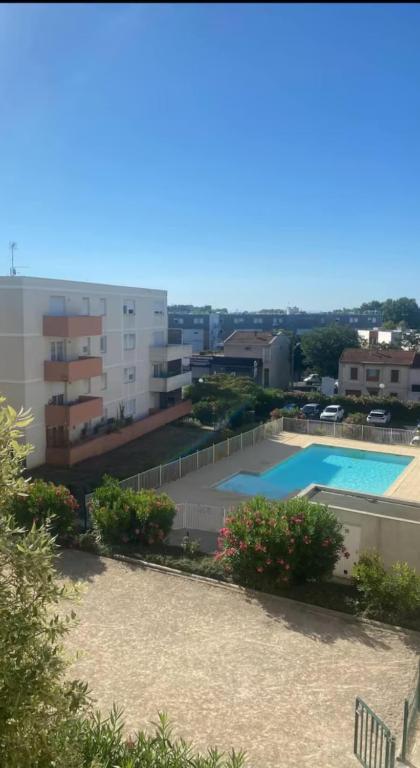 Le Tassigny-Spacious apartment-parking-wifi - 4