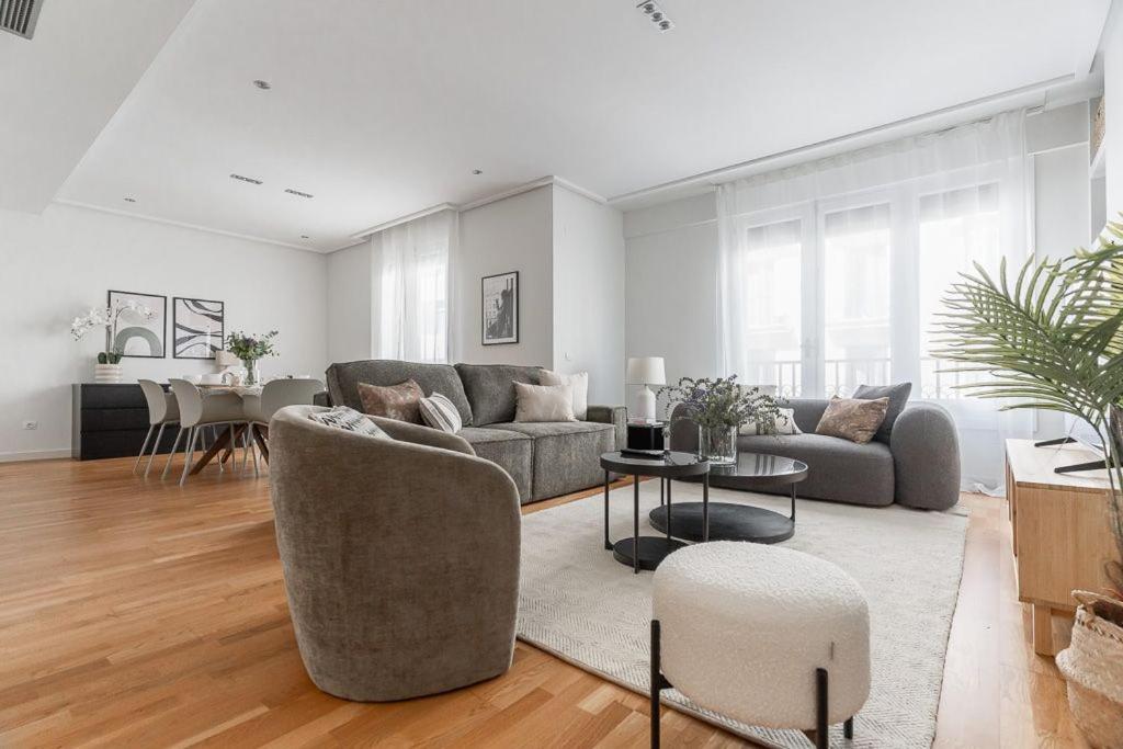 Stunning spacious -3Bdr 25Baths -Salamanca - 1