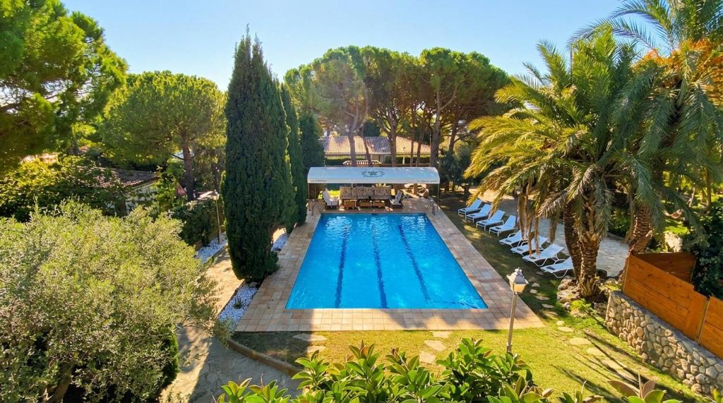 Villa Sitges El Ranch Amaizing Outdoor Areas Beaches at 5 minutes walk Sitges at 15 min drive AC Pool Jacuzzi & Garden XXL - 1