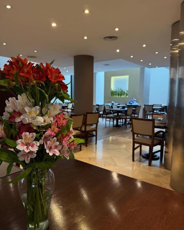 Urquiza Apart Hotel & Suites - 1