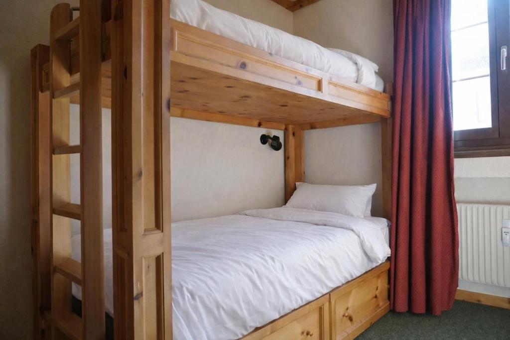Alpine Apartment with Balcony, Lake & Ski Views - 2