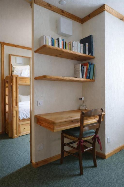 Alpine Apartment with Balcony, Lake & Ski Views - 5