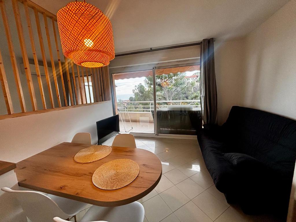 Studio with access to pool - 4
