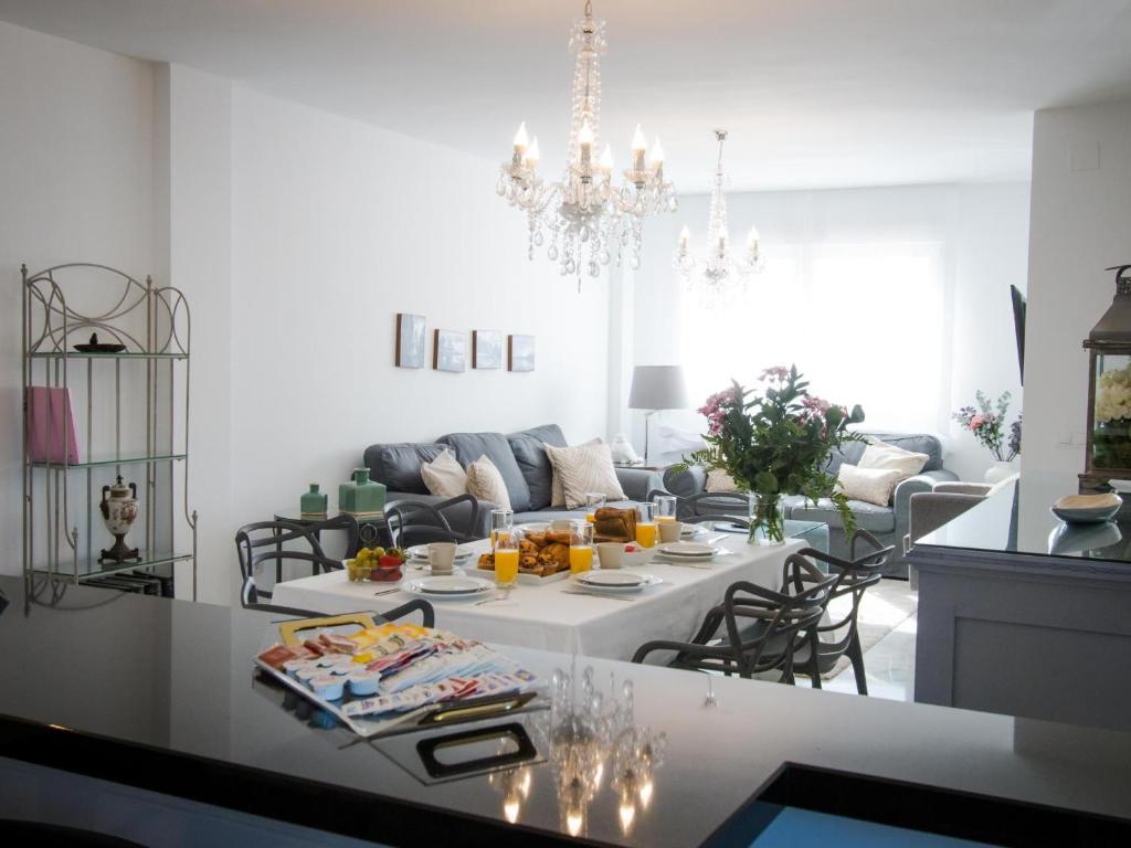 Holidays2Malaga Cuarteles Premium AACC Central - 4