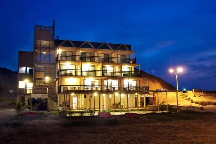 Hotel Lobitos - 1