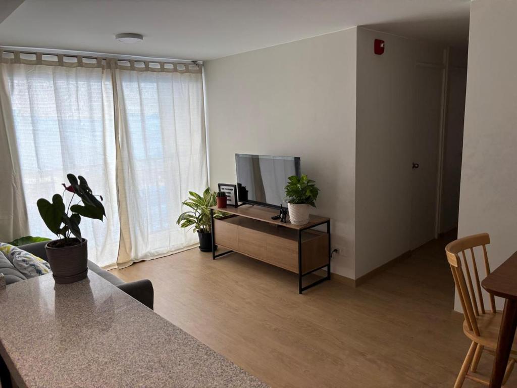 Apartamento con habitación amplia y baño propio a 15 minutos del aeropuerto - 5