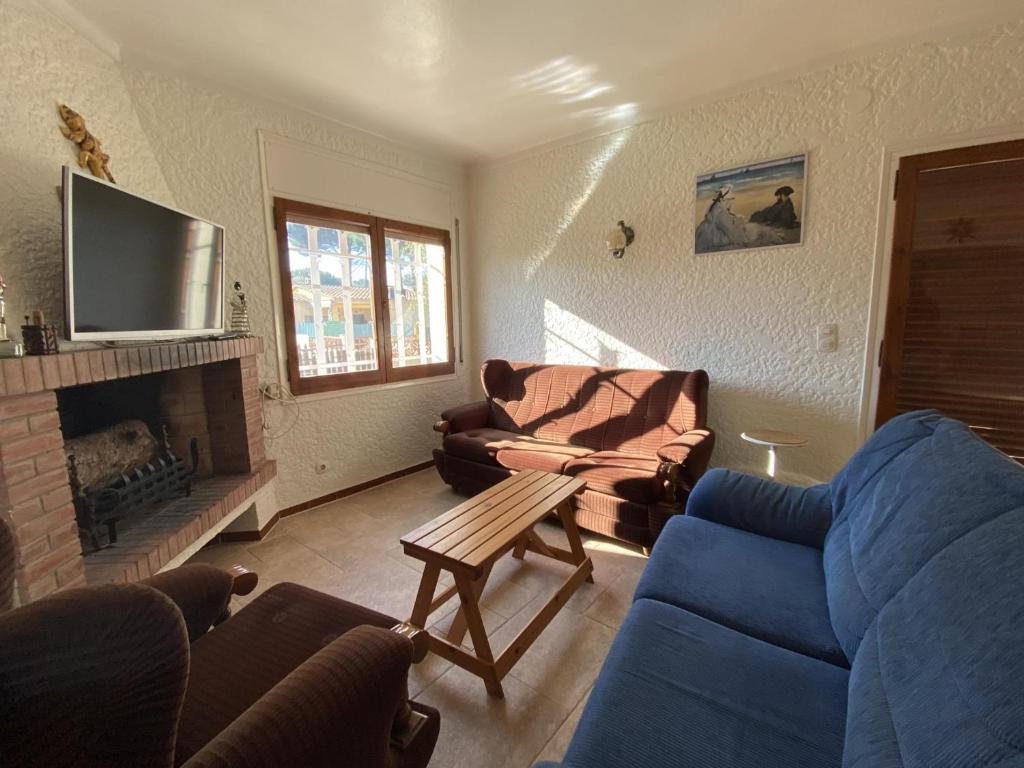 Acogedora Casa Familiar con Jardín y Barbacoa Cerca de la Playa en Torroella de Montgrí - HISP-7-41 - 5