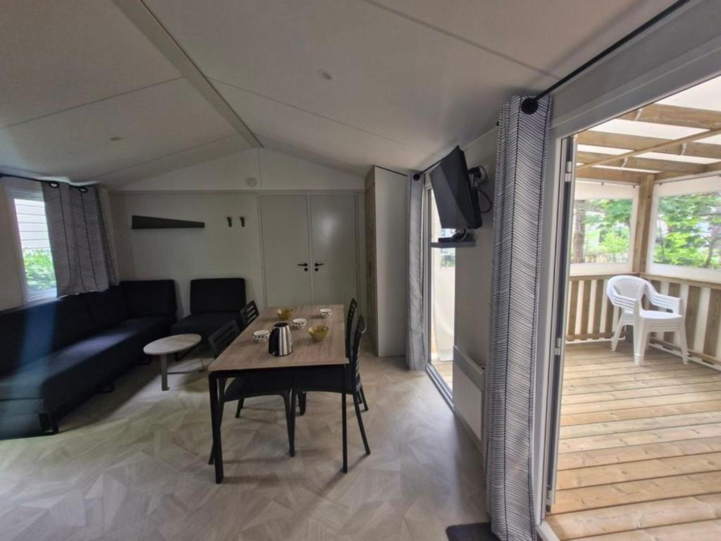 Mobil Home 4 Pers., Terrasse et Parking, St Jean de Monts - FR-1-777-44 - 5