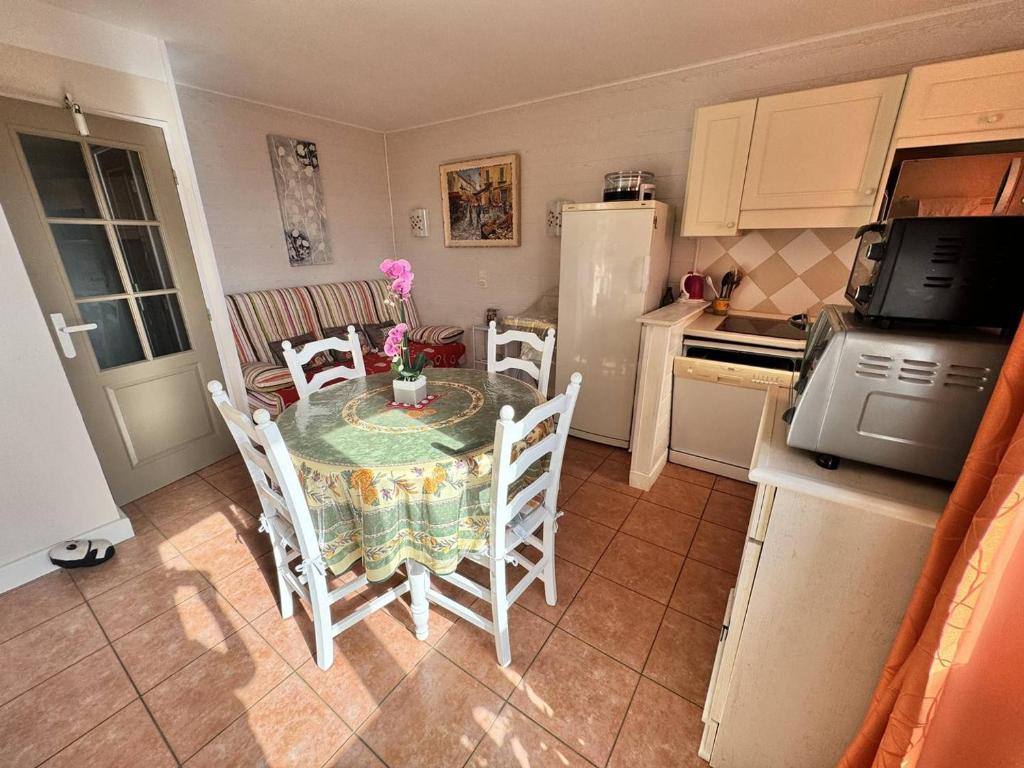 Appartement Climatisé, Animaux Acceptés, 3 km de la Plage - FR-1-768-133 - 3