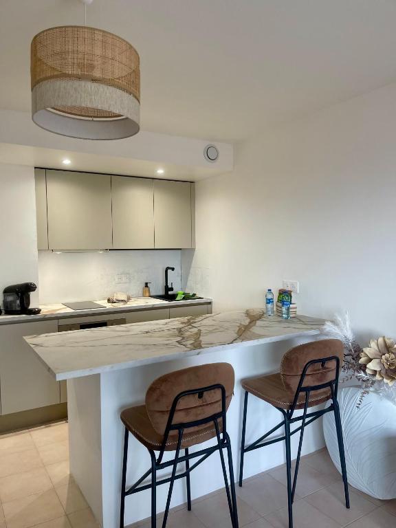 Appartement Grand Balcon Sud avec Piscine proche Cannes - 4