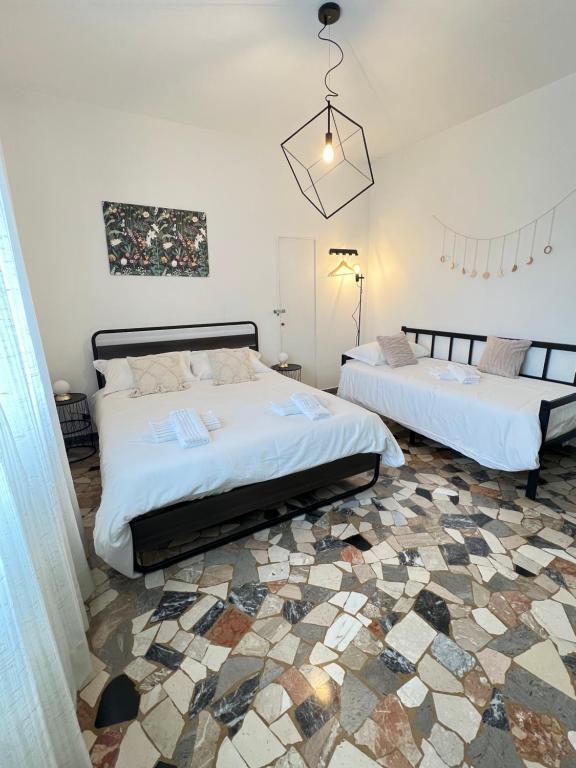 Alle 5 Corti House - 1