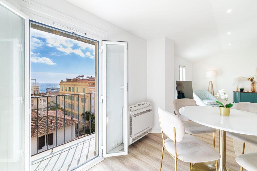 Charming 2 Bedroom Sea View 100m from Monaco - 2